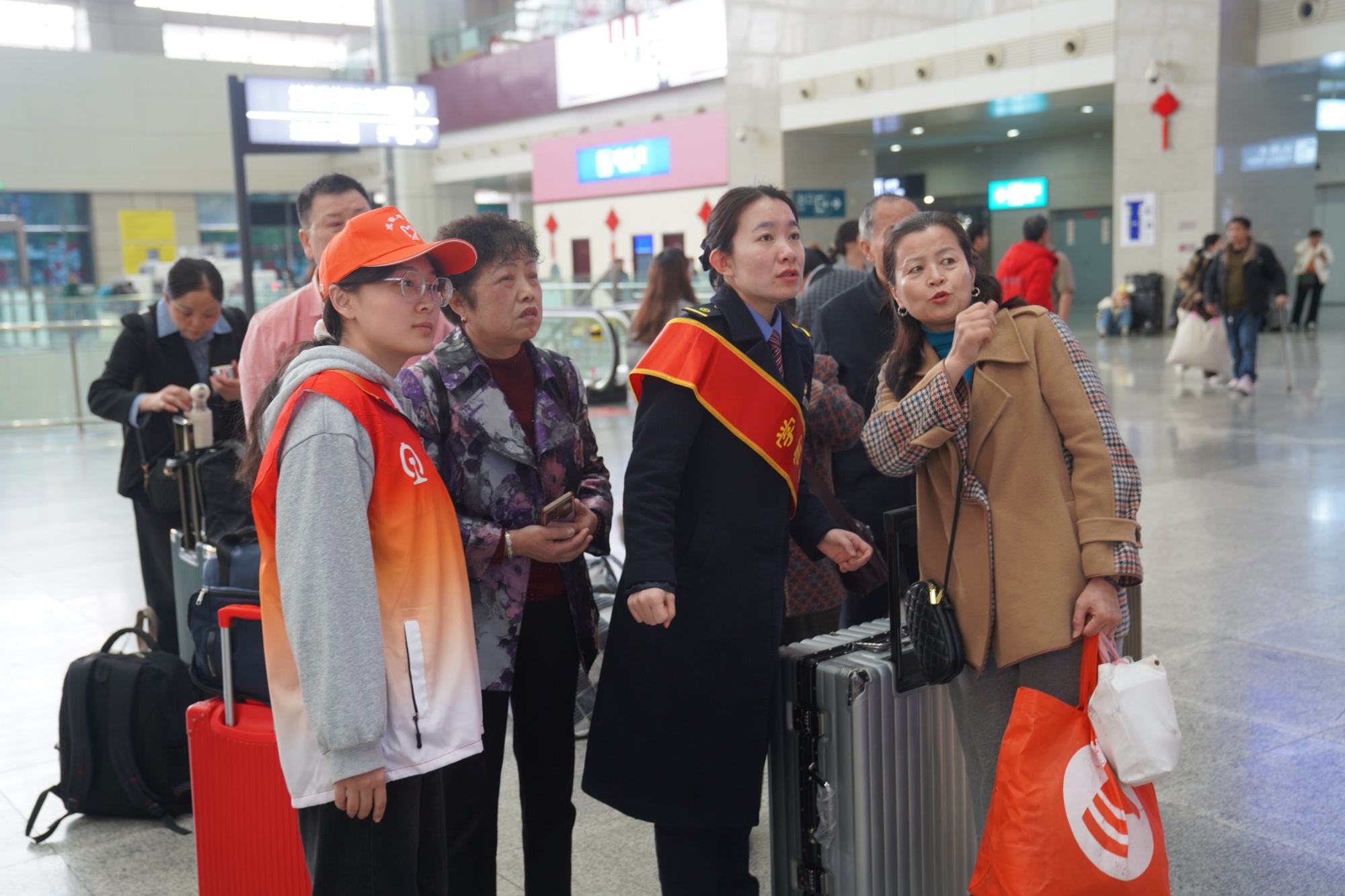 重庆市岗位学雷锋标兵 梁梦佳 (1)_副本.jpg